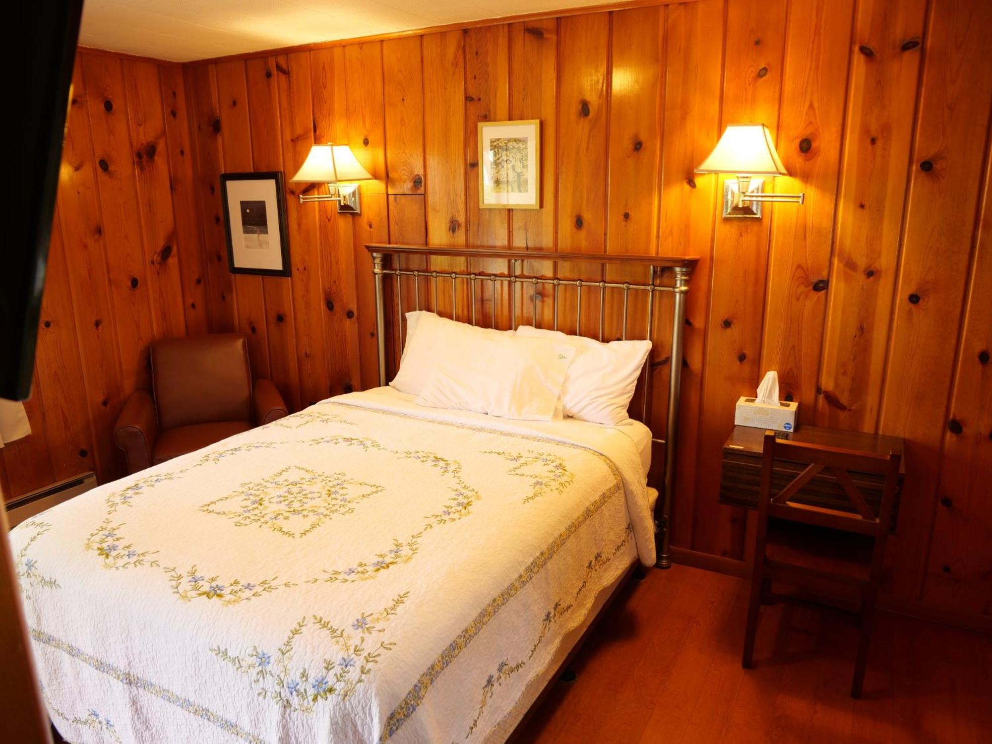 Ludington Blue Spruce Inn Habitación foto